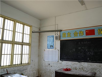 平江长芩正北小学